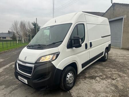 PEUGEOT BOXER 2.2 BlueHDi 335 Professional