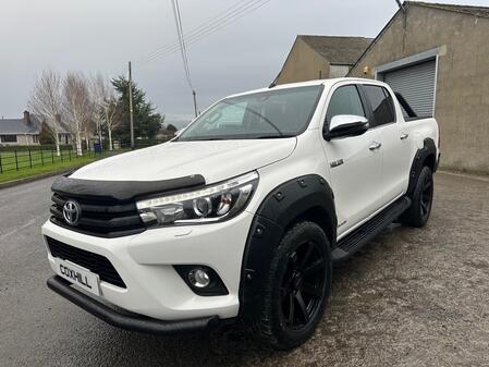 TOYOTA HILUX 2.4 D-4D Invincible