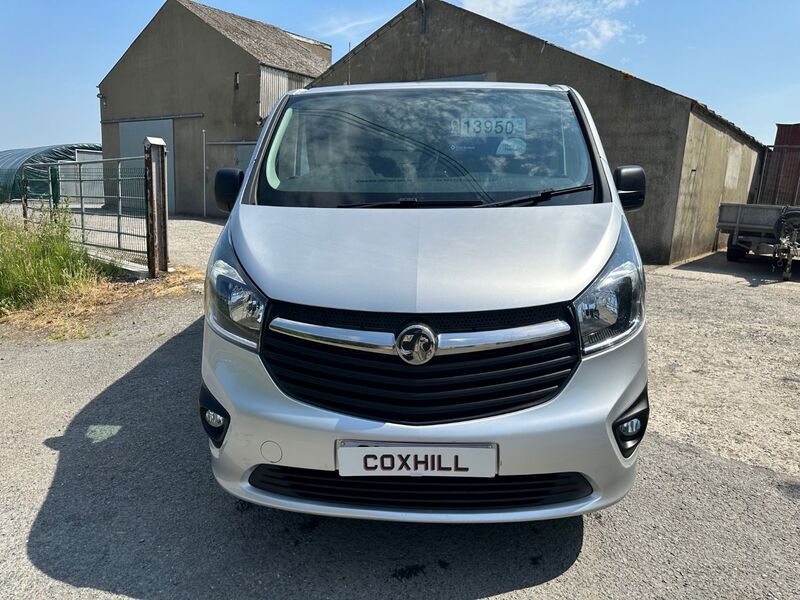 VAUXHALL VIVARO