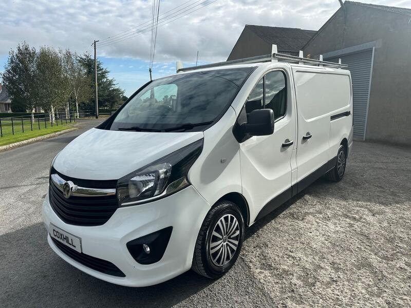 VAUXHALL VIVARO