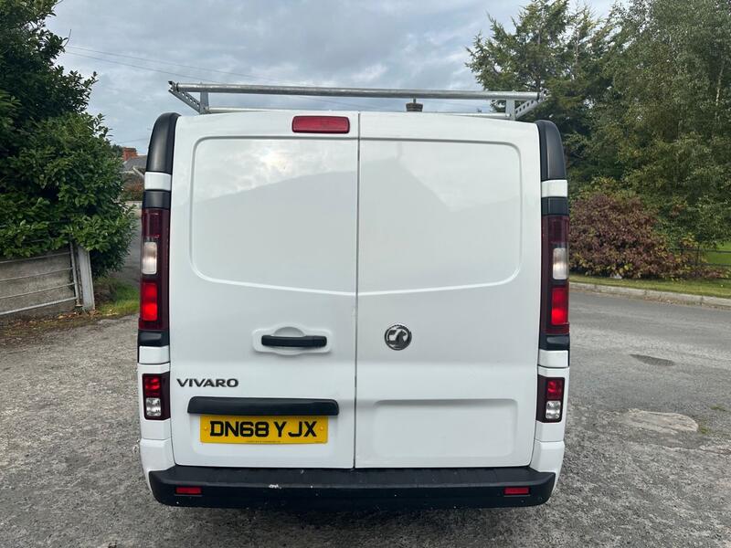 VAUXHALL VIVARO