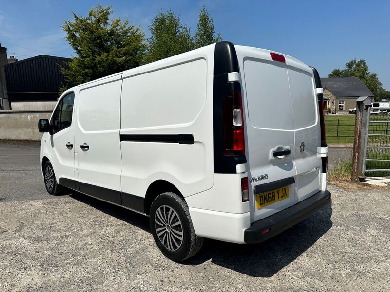 VAUXHALL VIVARO