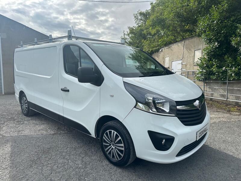 VAUXHALL VIVARO