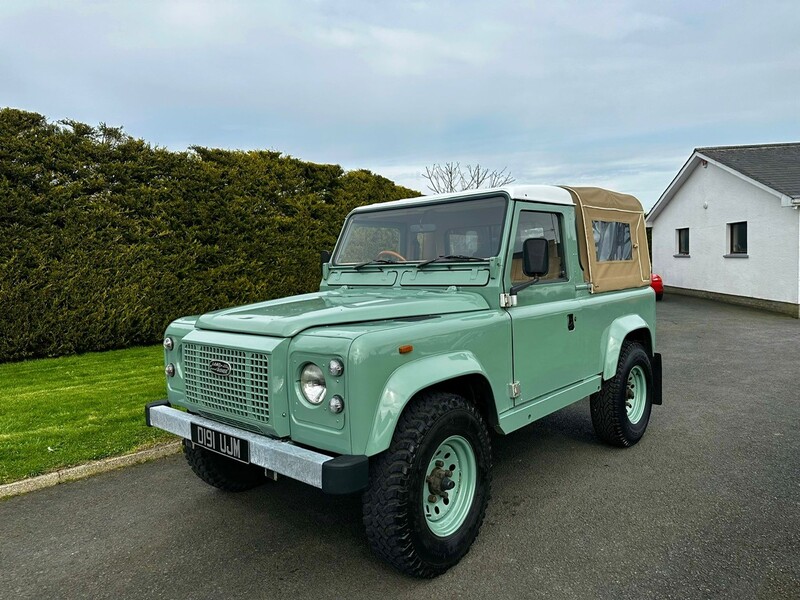 LAND ROVER DEFENDER 90