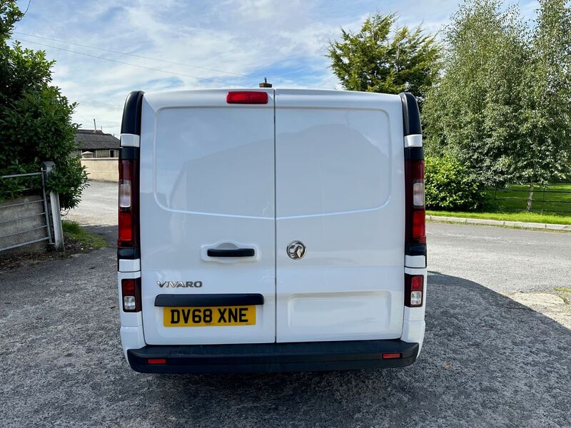 VAUXHALL VIVARO