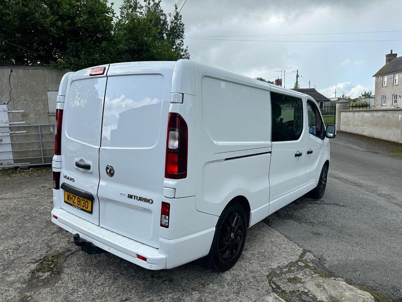 VAUXHALL VIVARO